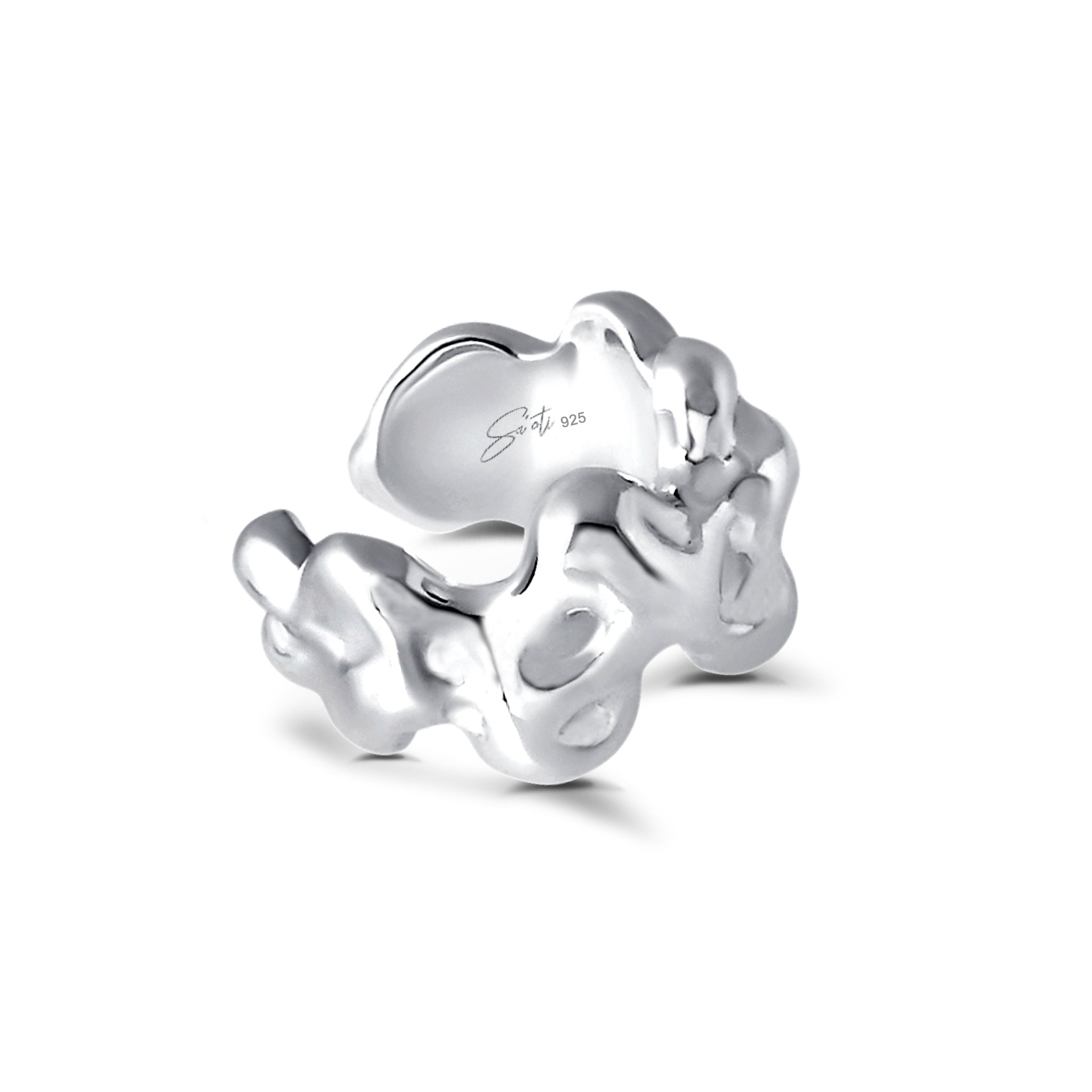 Le bijou d'oreille rond-2